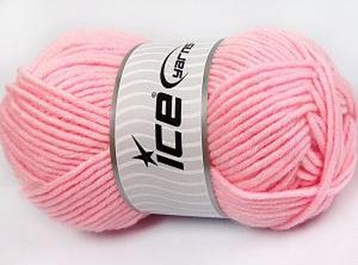 Breiwol kopen baby roze – merino wol 50% gemengd met 50% acryl garen – breigaren 100gram per bol breinaalden maat 7 mm – chunky wol breien met plezier | DEWOLWINKEL.NL